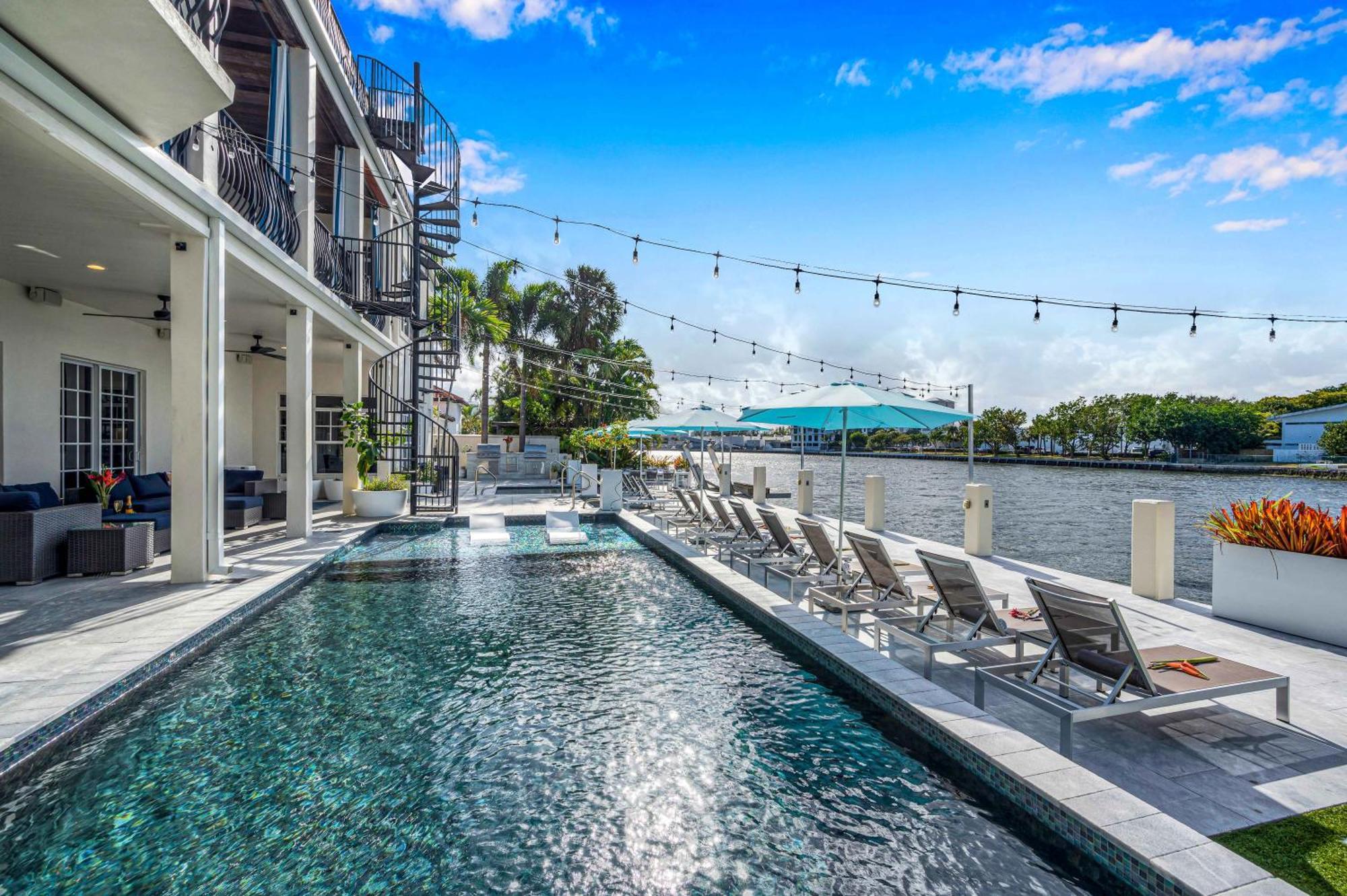 The Modern Castle Canal View Access Rooftop Living Greenhouse Vlllas Fort Lauderdale Dış mekan fotoğraf