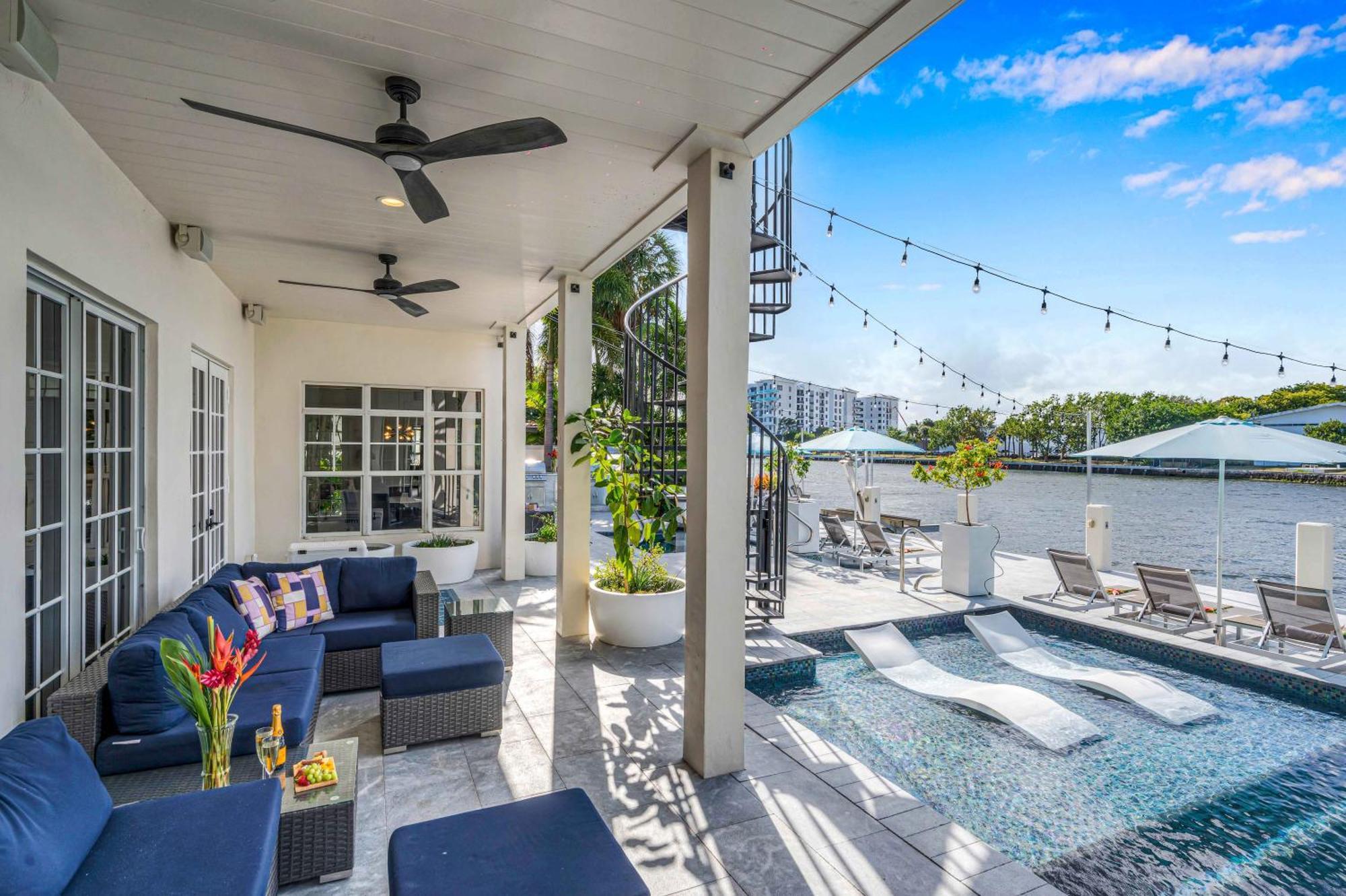 The Modern Castle Canal View Access Rooftop Living Greenhouse Vlllas Fort Lauderdale Dış mekan fotoğraf